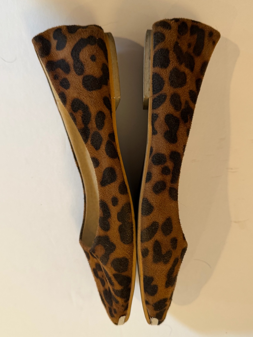Leopard Print Pointed Toe Flats - Picture 3 of 8
